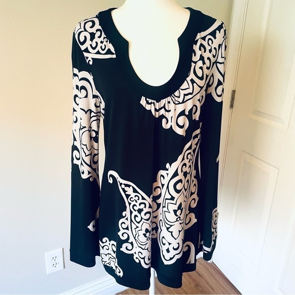 🖤 White House Black Market Black & White Floral Shift Dress – Size M ✨ - Picture 5 of 10